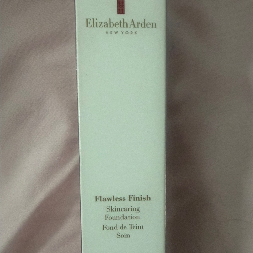 Elizabeth Arden Flawless Finish Skincare Foundation in Cream